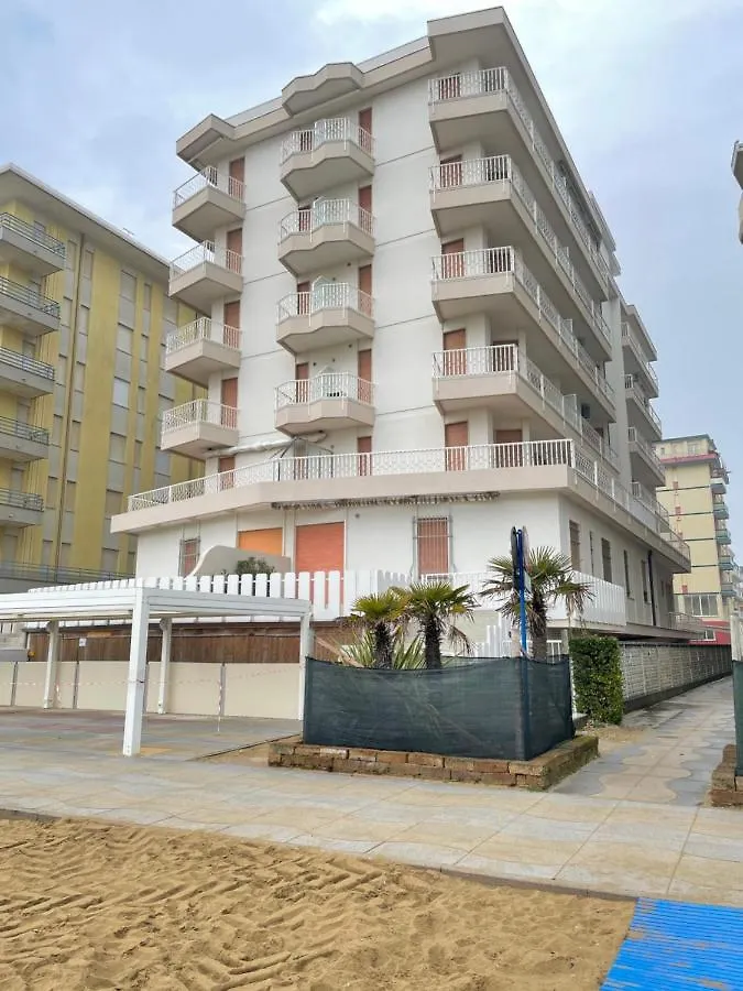 Condominio Union -Walterigato Apartments- Solo Per Famiglie- Lido di Jesolo 0*,  Italy